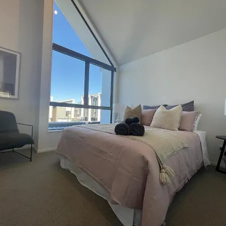Inner City Luxury With Free Parking
